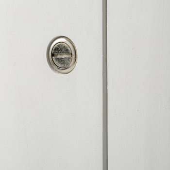 Slotted cam latch for quick and secure panel closure